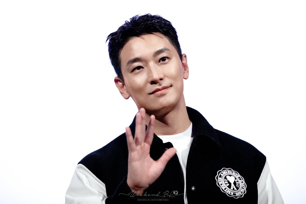 Weekend_BK's tweet photo. 20221231
#젠틀맨 #무대인사 #주지훈 (3) https://t.co/Iw9ope7WDq