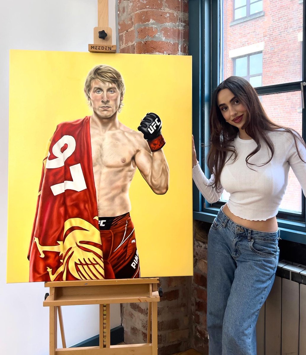 EmilyMarrocco_'s tweet photo. Happy New Year everyone ☺️ first painting I’m sharing this year but actually finished it last month 😅 had the best time painting this and love how it turned out! https://t.co/ihJCvc83Rt