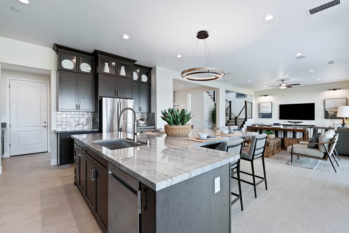 McCaffreyHomes's tweet photo. Our Ivy Homes at Tesoro Viejo are ideal for entertaining. Visit Ivy's model home today at @tesoroviejo's master-planned community.
.
.
#mccaffreyhomes #centralvalley #newhomesmadera #newhome #centralvalleyhomes #modelhome #entertainerhome #livingarea #kitchenarea #ivy #modelhome https://t.co/iP3eo71dCl