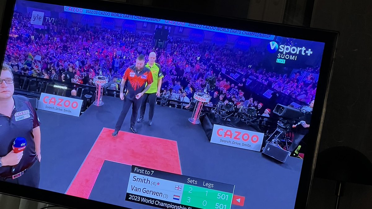 markokaasinen65's tweet photo. Darts pääsi oikeen urheiluruutuun MM-kisojen kunniaksi. 
Aivan mahtavaa 🎯
#dartsfi #urheiluruutu #makiaa https://t.co/EaO0cLowPp