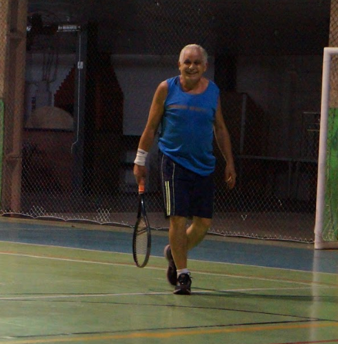 ericabulosa's tweet image. Ceis aí chocado com a Lu Alckimin com 72 anos mas não vi ninguém falando sobre esse grandioso aí completando 69 hoje na melhor forma e batendo uma bolinha no tênis como poucos em sua idade o fazem 

#papai