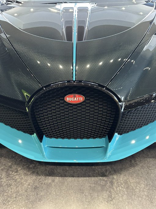 2 pic. 👀 https://t.co/zelBUAwLFc