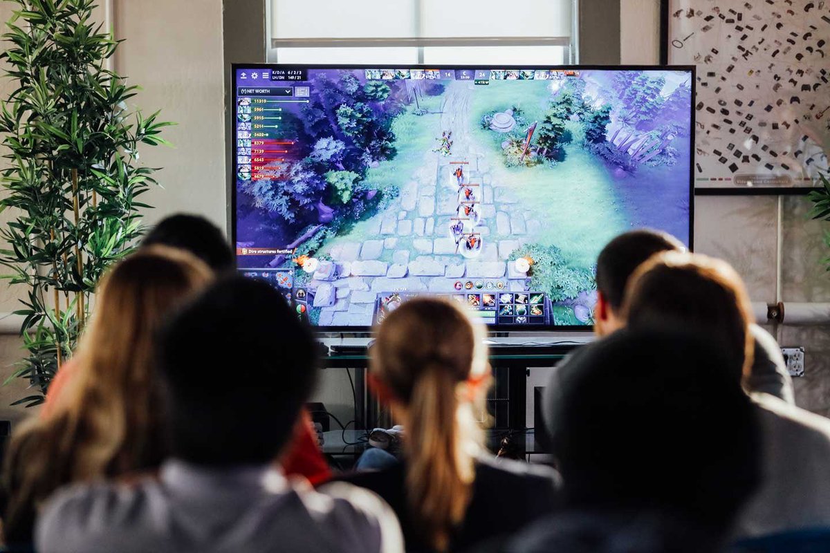 DrJimFan's tweet photo. The cover image is OpenAI Five. In Apr. 2019, it won back-to-back games versus Dota 2 world champions OG at Finals, becoming the first AI to beat the world champions in an esports game.

The approach is similar to AlphaGo: RL by self-play.

https://t.co/nNlWcxKaiR

1/ https://t.co/4HZEWmH0bu