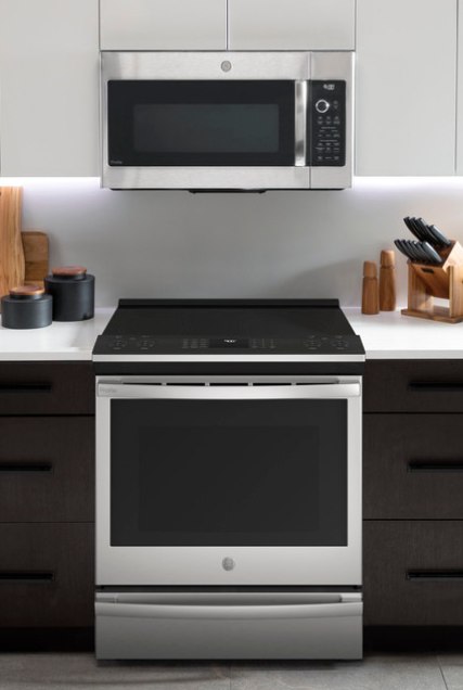 Today is #NationalTriviaDay
The GE Profile™ Induction and Convection Range has which of the following features?
Built-in WiFi 
No preheat air fry
Fingerprint-resistant stainless
All of the above
If you guessed ‘d’, you’re correct! 🎉 #GEAppliances #GoodThingsForLife #TriviaDay