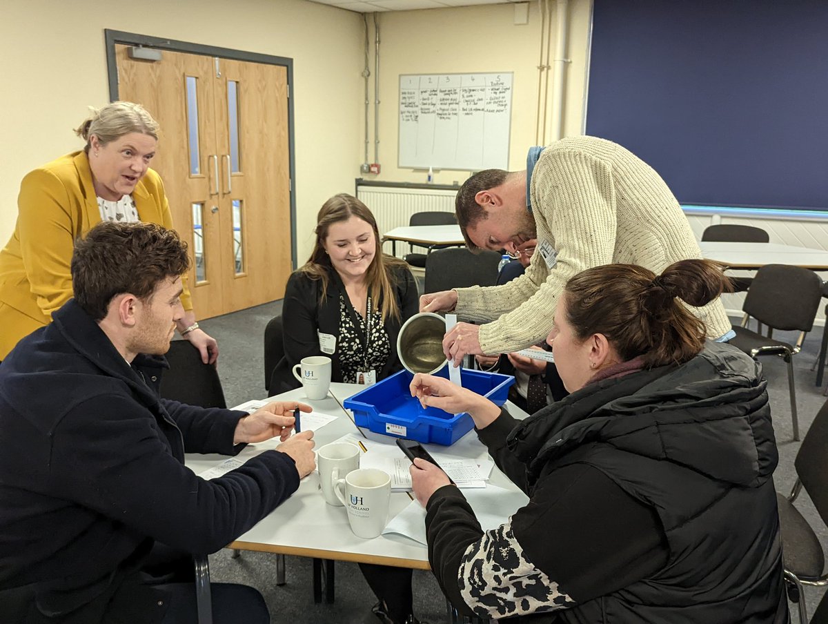 Amandasharples3's tweet photo. Great first session for the developing shared approaches in Maths and Science group today.  Great discussions and great collaboration.  Looking forward to the next one! #graphsinaction @NWmathshub3 @L1nd54y @NCETM @UHHSchool https://t.co/5yGyIdCczB