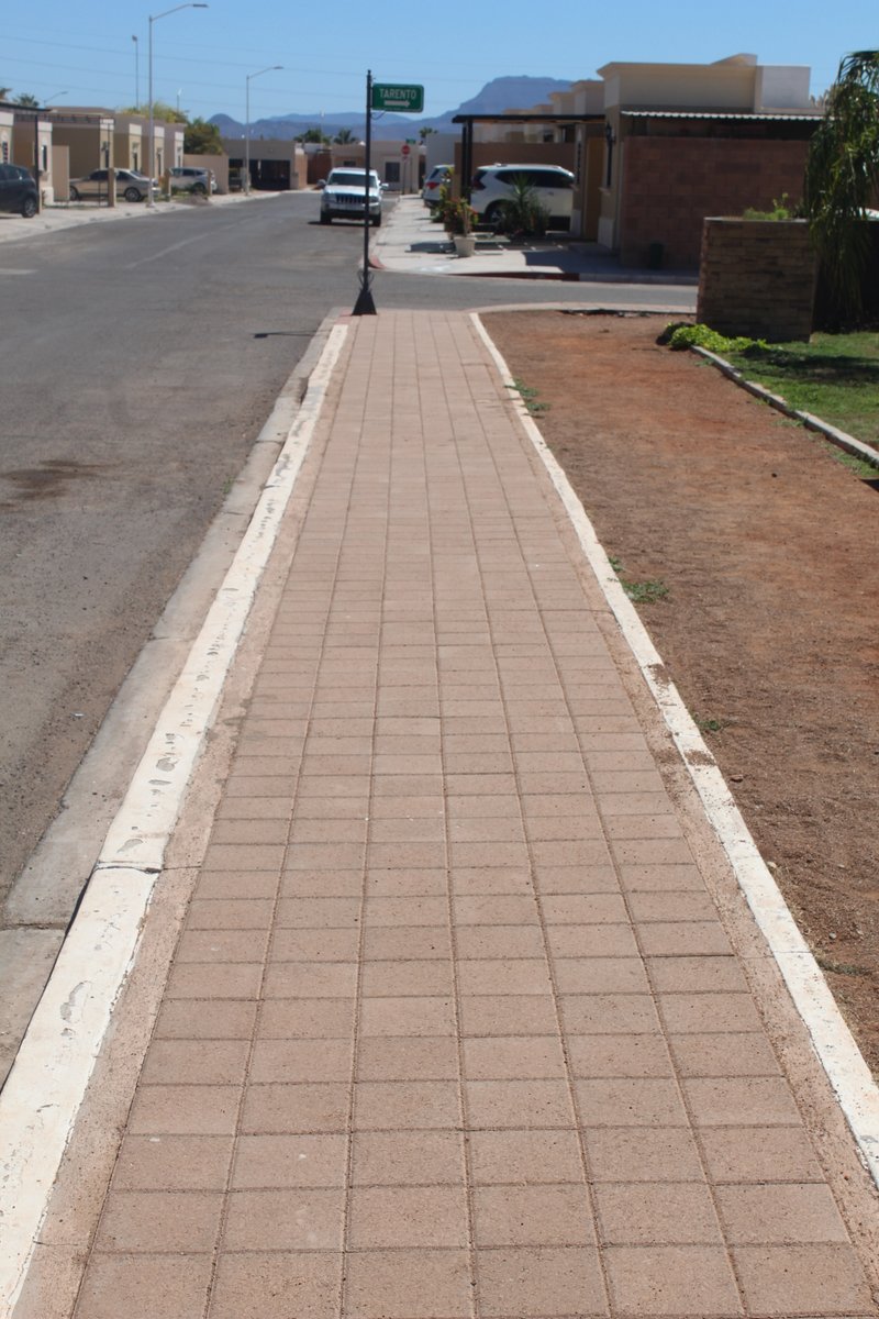 mx_block's tweet image. Nuestro #adoquin es ideal para resolver el tráfico sobre banquetas, camellones, cocheras, calles y dónde sea necesario.

carolinablock.com.mx