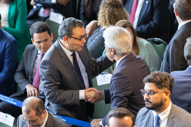 É possível desenvolver a economia e gerar mais e melhores empregos, protegendo o meio ambiente. Desejo sucesso ao vice-presidente e novo ministro do Desenvolvimento <a href="/geraldoalckmin/">Geraldo Alckmin 🇧🇷</a> nesta missão desafiadora, que trará muito crescimento ao Brasil.