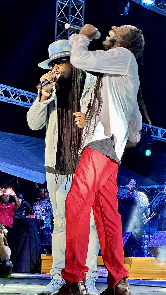 It was that kind of Night in Jamaica thanks to everyone that supported The Show Reggae Music Lives! Was a joy to sing alongside My Bredda  @bujubanton blessings to your team for always welcoming me @BeresHammondOJ @BudafucoJoey @RealJabba @1RealMarkus @DestineMedia @dadasonent