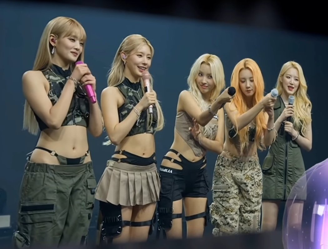 kpopsapphic's tweet photo. CHECK ON YOUR NEVERLAND FRIENDS THEY'RE IN DANGER https://t.co/yCsi1ROg88