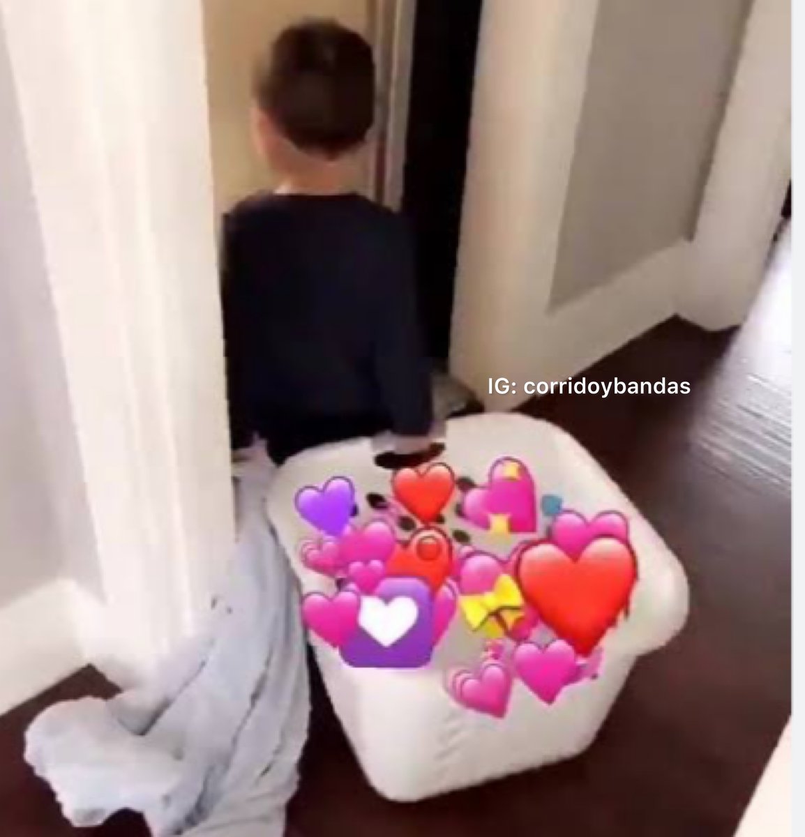 corridosybandas's tweet image. Yo yéndome con todo el amor que te iba a dar.