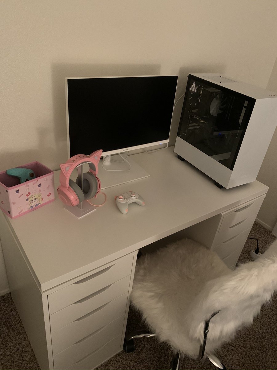 momodokii's tweet photo. evolution of my setup! c: https://t.co/GcGoYiQHC5