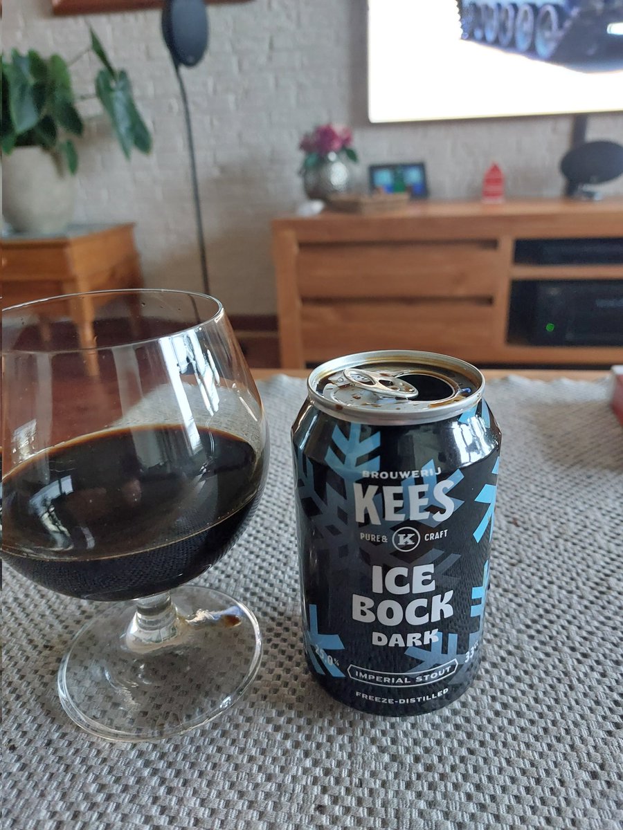 BenschopElroy's tweet photo. My first #craftbeer of year 2023 this afternoon π
An #freeze_distilled #Icebock #stout Dark 25% from Kees breweryπ», a real Dutchπ³π± super #beer sweet dark wunderfull thickππ spicy strong aftertaste #cerveza #bier #ale #slΓ‘inte #cheers #proost https://t.co/NsgX0QVova
