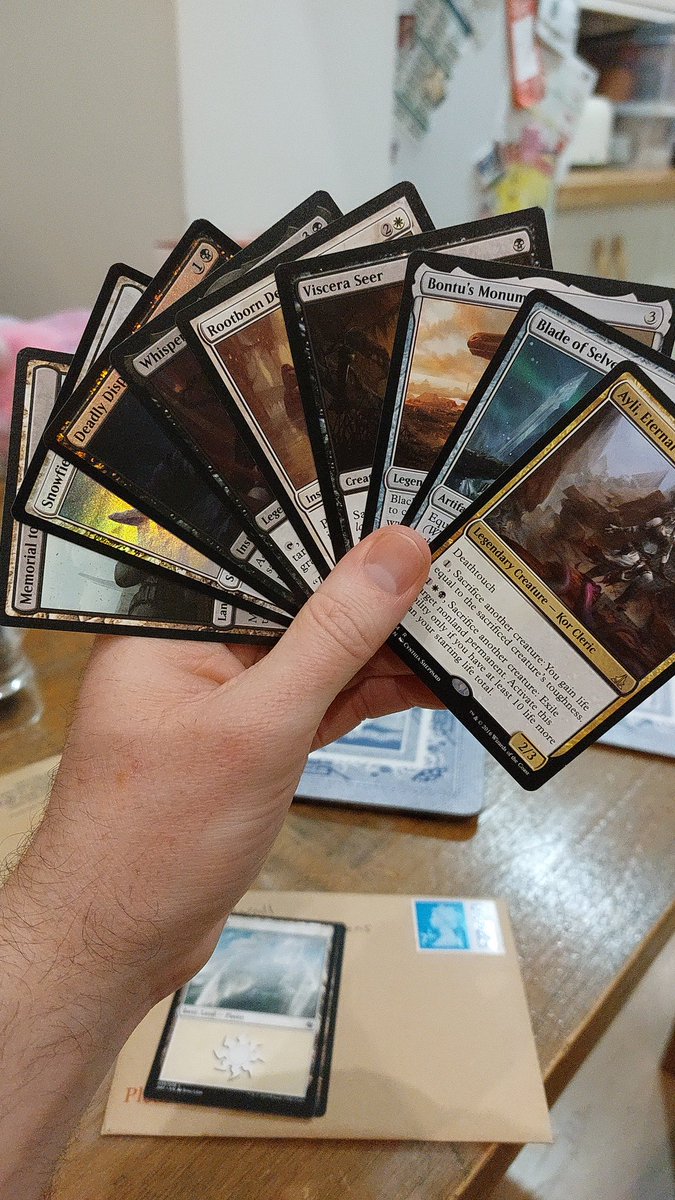 RollOrNothing's tweet image. Only two more cards to go until my first ever scratch built commander deck is complete!!
#MagicTheGathering