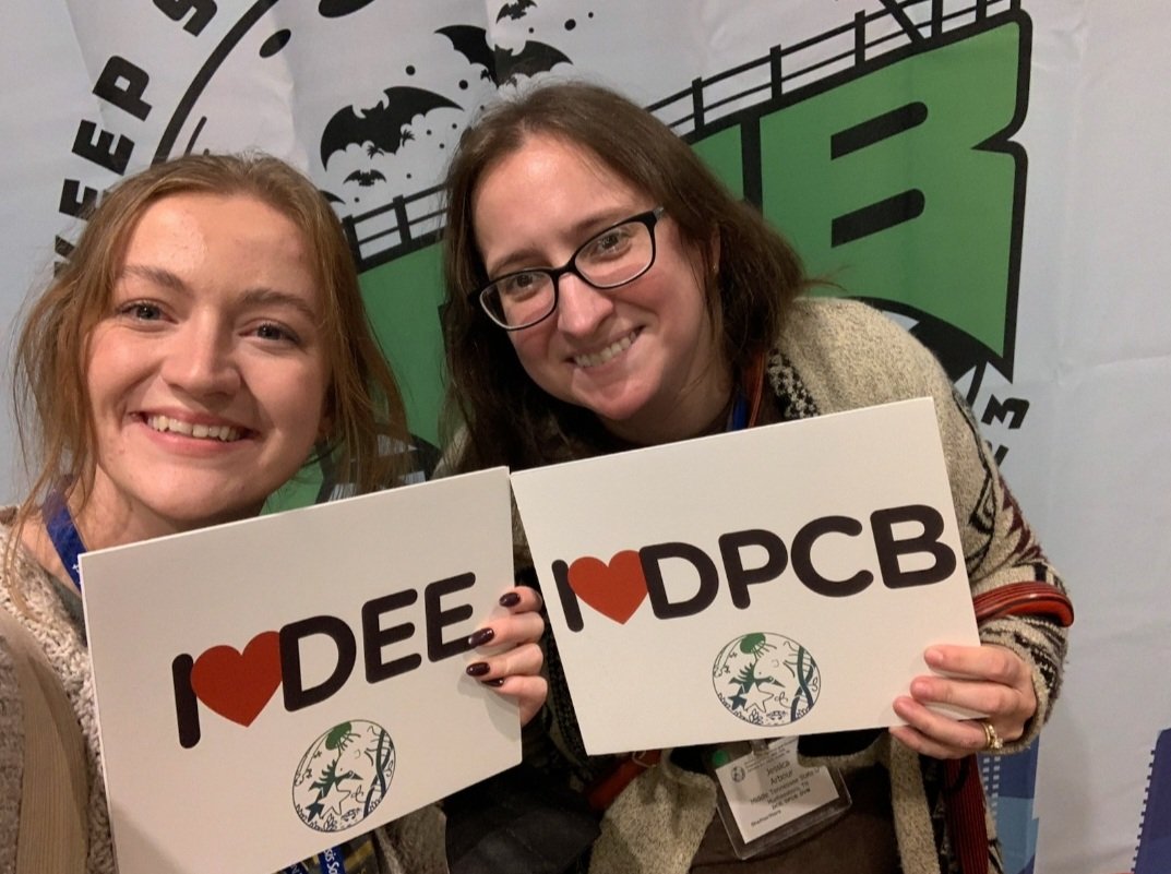 fountainscholar's tweet photo. Here at SICB with my student @nat_schroth. Come check out our posters on diceCT mucle fiber methods and darter coloration on Thursday and Friday respectively! #SICB2023 @mtsu_biology https://t.co/F59zqszQvq