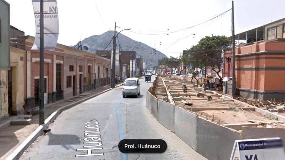 limantigua's tweet photo. El Río Huatica pasando por la antigua Calle de las Carrozas. En la actualidad ese mismo espacio lo conocemos como prolongación Huánuco cuadra 3, en los Barrios Altos.
Foto comparación: Colección #limantigua-Google Maps.
#barriosaltos #riohuatica #coleccionlimantigua #Huatica https://t.co/svTC8ory2o