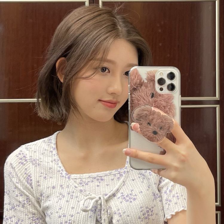 the1gaeul's tweet photo. oii gente, eu sou a gaeul do @IveProjeto! espero que possamos interagir e criar momentos juntos☺️ https://t.co/cauC7ALGLU