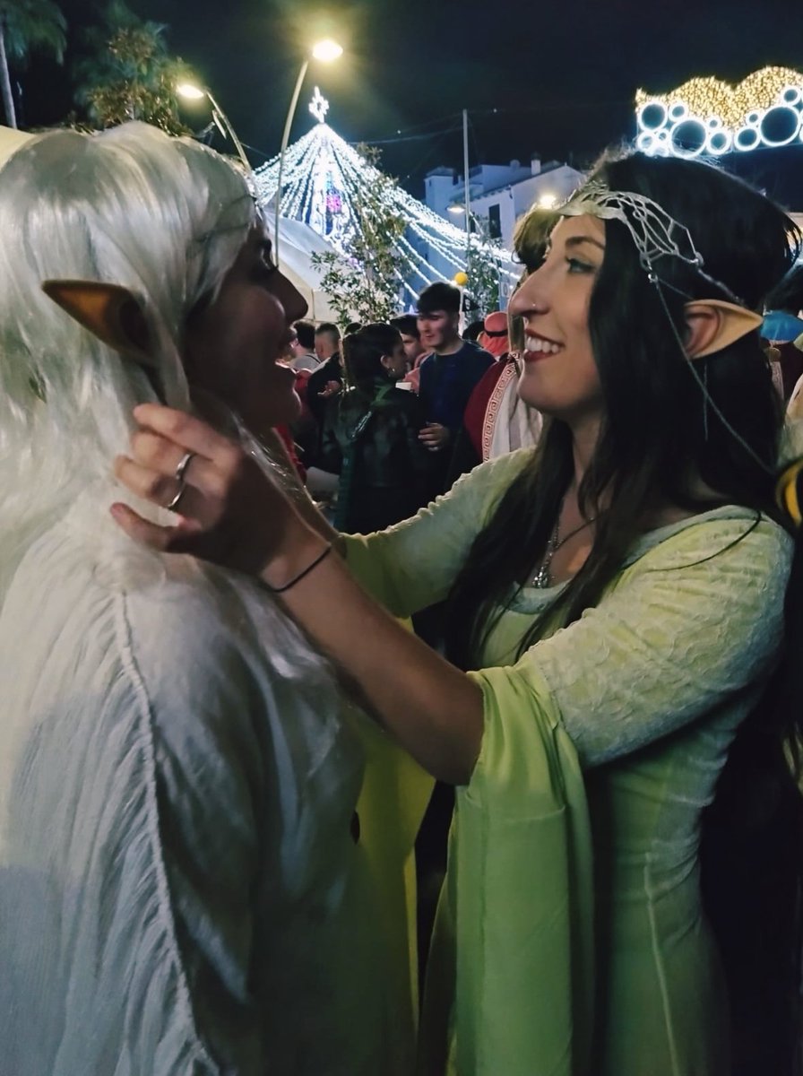 DaphneBonillla's tweet photo. #NOCHEVIEJACOIN2022
@AytoCoin 
Modalidad pareja: 
Arwen y Tauriel/Aragorn/Galadriel (Señor de los Anillos) https://t.co/eNXqScmNwy