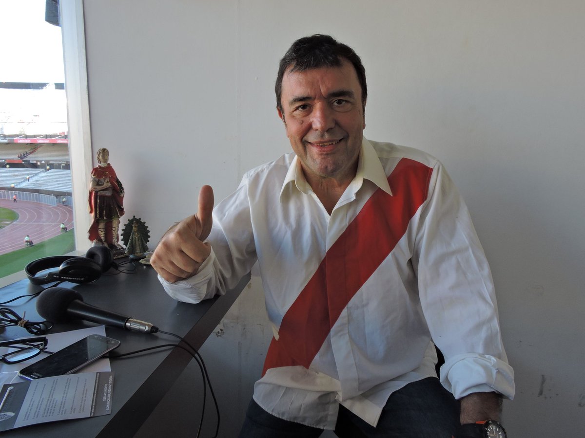 CostaFebreOK's tweet photo. ¡Buen miércoles riverplatenses!

Iniciamos un año más junto a River por la FM TOP 1049 y @RiverLPM 🎤

Y este 2023 se nos suma la querida AM 1030 @RadioDelPlata 📻👏

AM, FM y streaming para llegar con nuestro show radial a todo el planeta 🔴⚪ ¡Los espero! 

#YoEscuchoALito https://t.co/obYuP2AJ8M