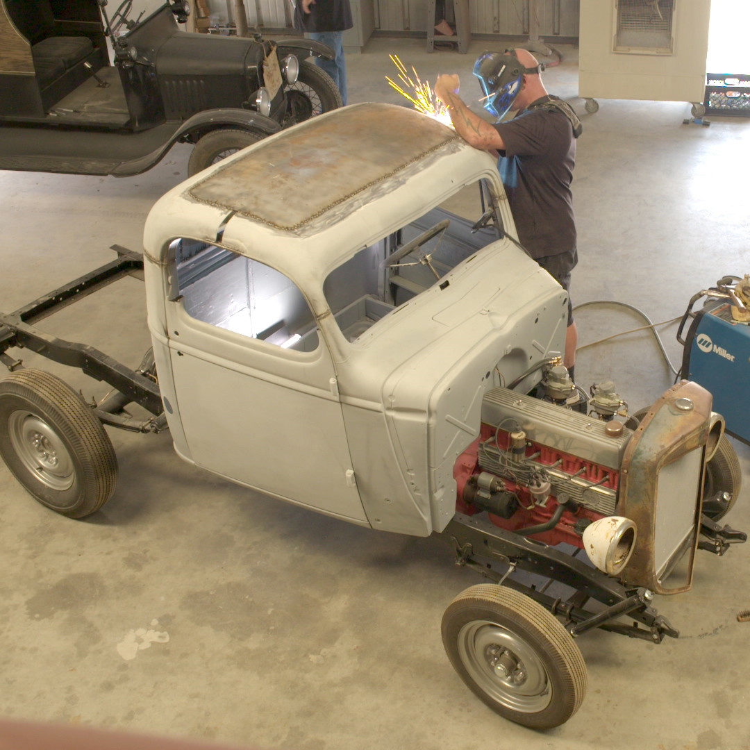 MotorTrendPlus's tweet photo. Ian works his magic to bring it all together! Stream the Season Finale of #FullCustomGarage NOW on MotorTrend+ ➡️ https://t.co/SH76oy0CiP https://t.co/R1KcPaEqR2