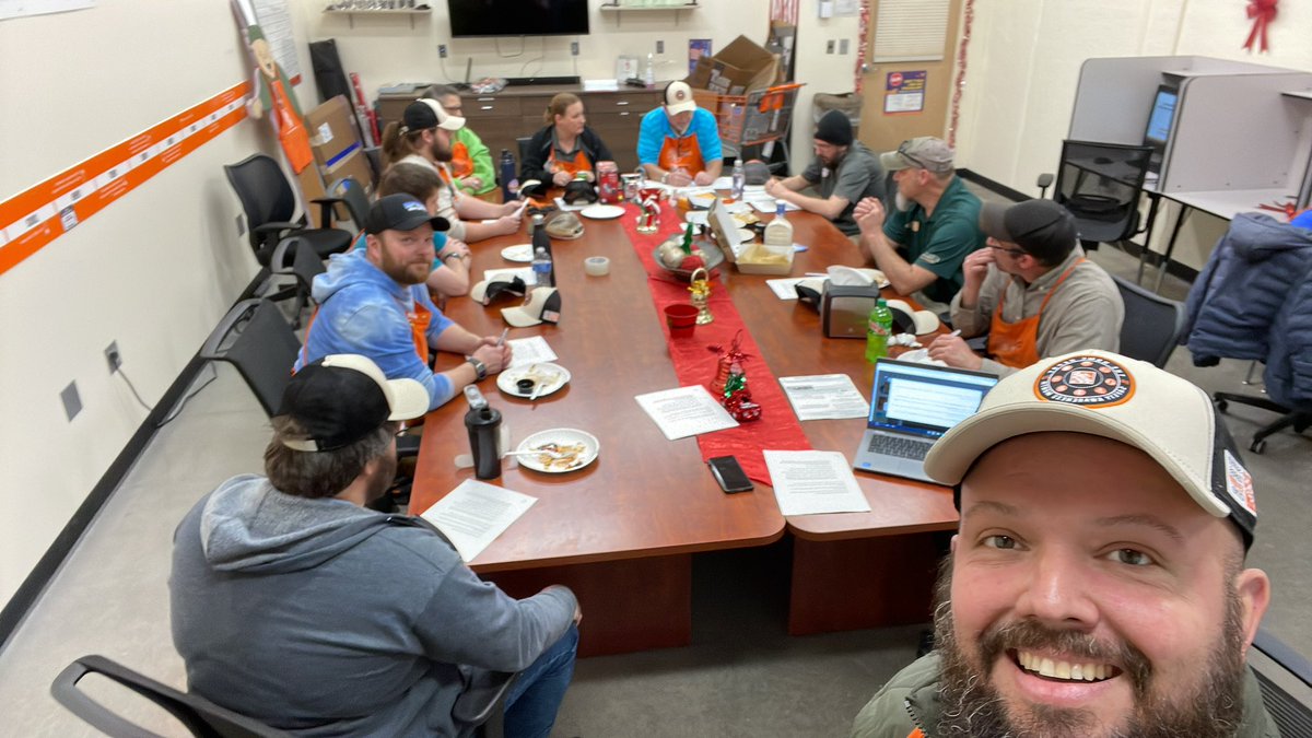 Kicking off SAM #SafetyAwarenessMonth with our #Infocus team #SafetyTakesEveryone <a href="/jordanolsen0288/">Jordan Olsen</a> @MarkStanley_THD   <a href="/CampSweenScott/">Scott Sweeney</a>