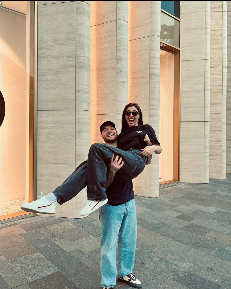 Hayalimdeki abi kardeş ilişkisi 

#cemrebaysel