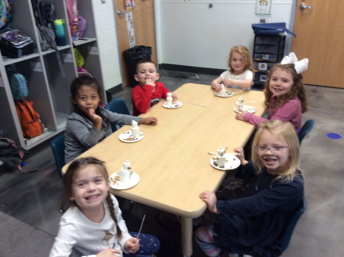 HandleyCTEClass's tweet image. We made a snowman snack today.
