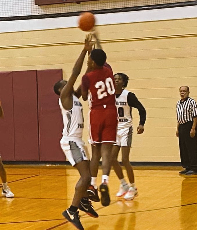 <a href="/PrepLegal/">Legal Prep Wildcats Hoops</a> 54
Chicago Tech 50
The Wildcats get the win to go 2-0 at the Uplift New Years Classic. Jamal Craig led with 28pts, Damarjay Binion had 11pts, and Quintece Grays had 8pts and 9rbs. 
<a href="/mikeclarkpreps/">MikeClarkPreps</a> <a href="/HSBBALLjg/">Jack Gleason</a> <a href="/JamalCraig9/">JamalCraig</a> <a href="/michaelsobrien/">Michael O'Brien</a> <a href="/DamarjayB/">doubleO_Maj</a> <a href="/ChicagoDemons/">Chicago Demons</a>