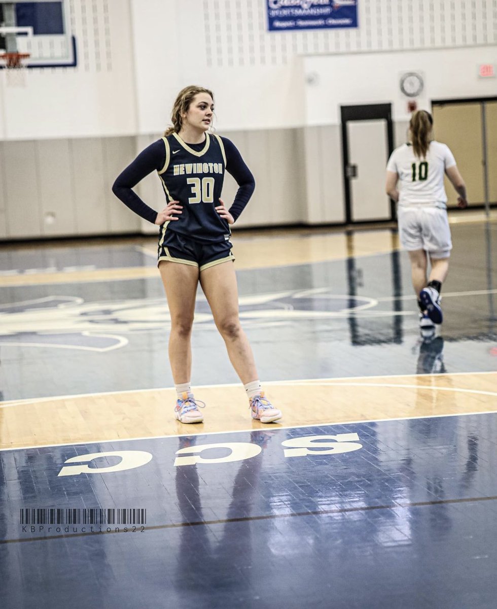 🪣 Biggest Buckets🪣
(Top Scorers)

☔️ EO Smith 🆚 Newington☔️

1. Kendall Miller || 18 (N)
2. Bela Cucuta || 16 (N)
3. Selah Prignano || 9 (N)
T-4. Maddy Hughes / Paige Raynor/Bella Mallory Allen || 6 (EO)