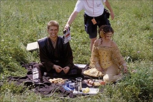 sofiasyndulla's tweet photo. pictures of anidala behind the scenes, a thread <3 https://t.co/n8ATInYcJ4