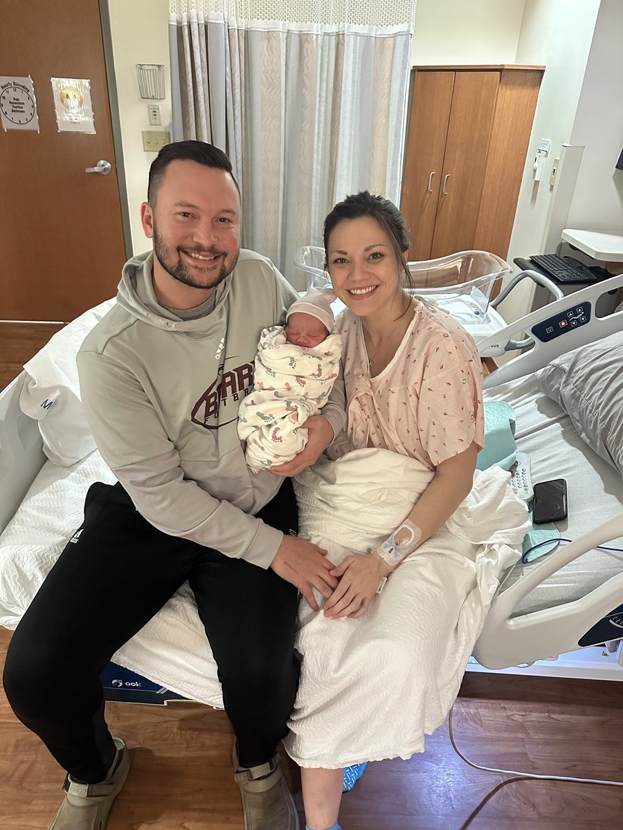 Our sweet girl is here! 

Isla Rhea Fishback ❤️