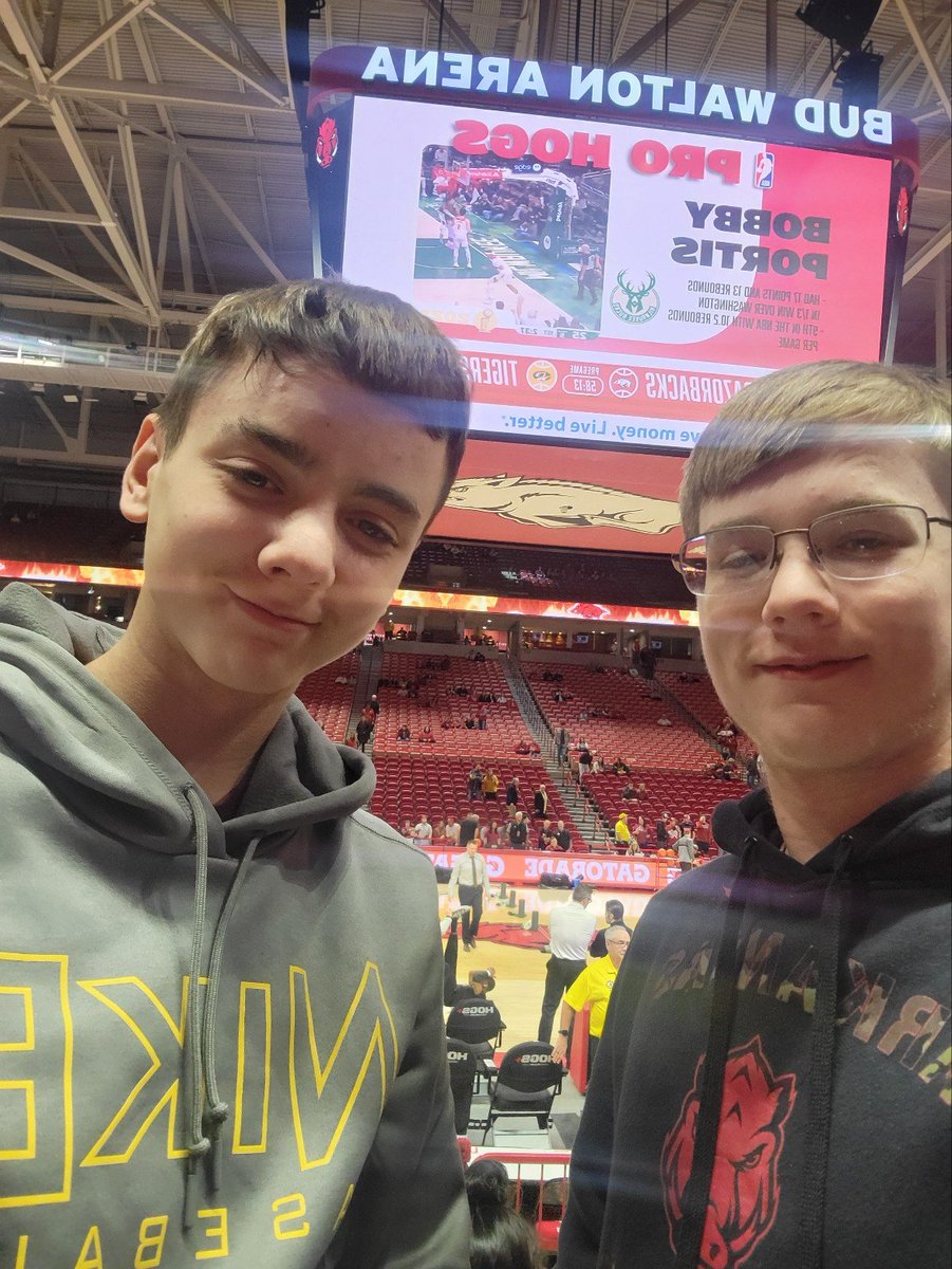 Enter_Sound_Man's tweet photo. In the palace for @RazorbackMBB tonight #WPS https://t.co/JKLjyXXrIl