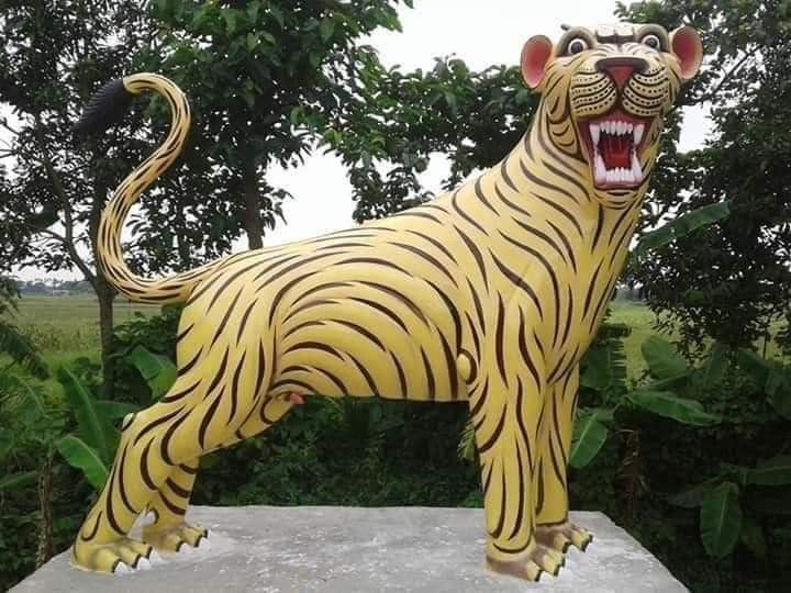 दिगो विकासको अवधारणा विपरीत बजेटको ब्रह्मलुट नेपालजस्तो अल्पविकसित देशमा प्राकृतिकरुपमा डाँडाकाडा हिमाल पहाड भएको देशमा। भ्युटावर यस्ता वास्तविक आकार नभएका बाघका सालिक बनाएर बजेटको दुरुपयोग गर्नुभन्दा उत्पादन क्षेत्रतिर लगानी गरेको भए रोजगार सिर्जना संगै  राजस्वमा वृद्धि आउँथ्यो.