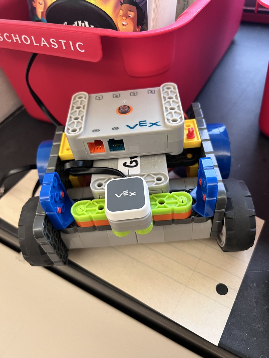 TurtleCreek_Vex's tweet image. 5th grade was busy today adding their LED bumpers to their code bases! #VEXGo #STEAM #5thGrade #VEXRobotics