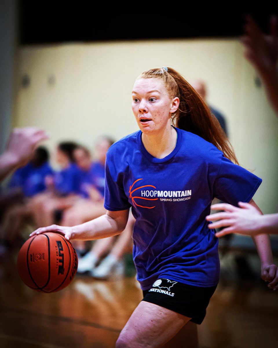 😎Bash Favs: 🥶 Edition😎

EO Smith 🆚 Newington 

Love a good CT Bash Favs list 😎
Good talent on the floor today! 

Bela Cucuta ‘25 
Kendall Miller ‘25
Selah Prignano ‘25

Maddy Hughes ‘23📸
Lillianna Clark ‘23
Bella Mallory Allen ‘23