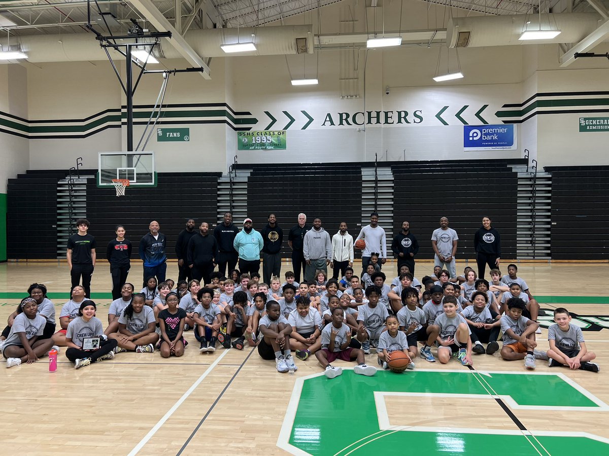 RaphealDavis3's tweet photo. The 3rd Annual Crew Life Winter Break Camp was ๐ฅ. Thank you to everyone who participated and helped make this happen! S/o the South Side #260
Zaniiyah Carrington was awarded the Caleb Swanigan Play Hard Award. #Rip50 ๐๐พ https://t.co/delMO6QYYh