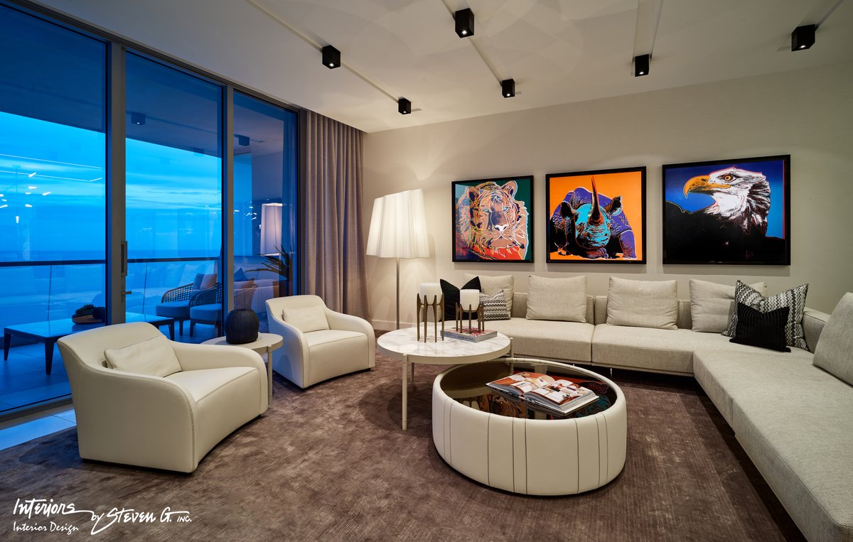 IntbyStevenG's tweet photo. Loving the layout and feel of this living room design 🤎 it’s also a great example of how you can include saturated colors and boldness into a neutral contemporary design. https://t.co/wb5JkLBYYY