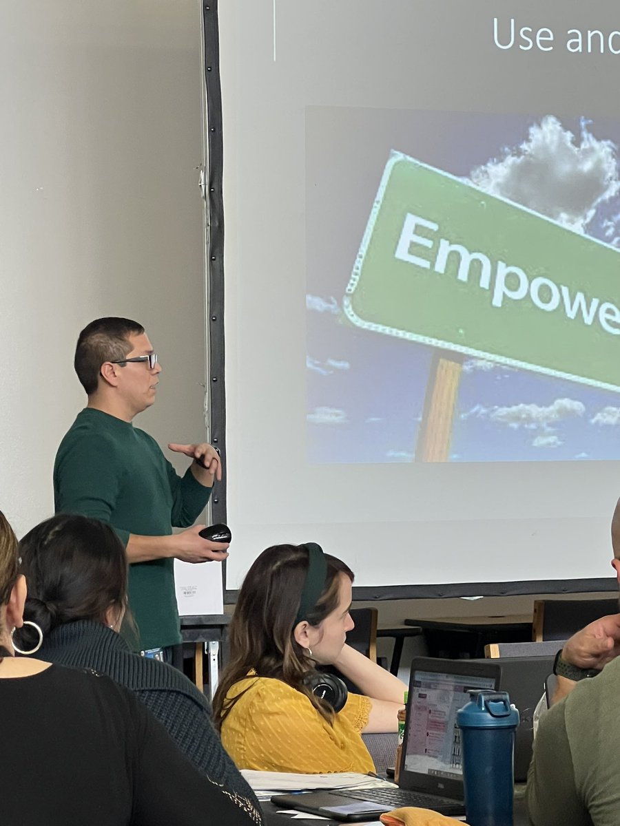 ElvaChaSMSAP's tweet photo. Our Process Champions giving their colleagues a recap on “Capturing Kids Hearts”. #TeamSISD @Socorro_Middle @LAlvarez_SMS https://t.co/ijMpGK1uL1