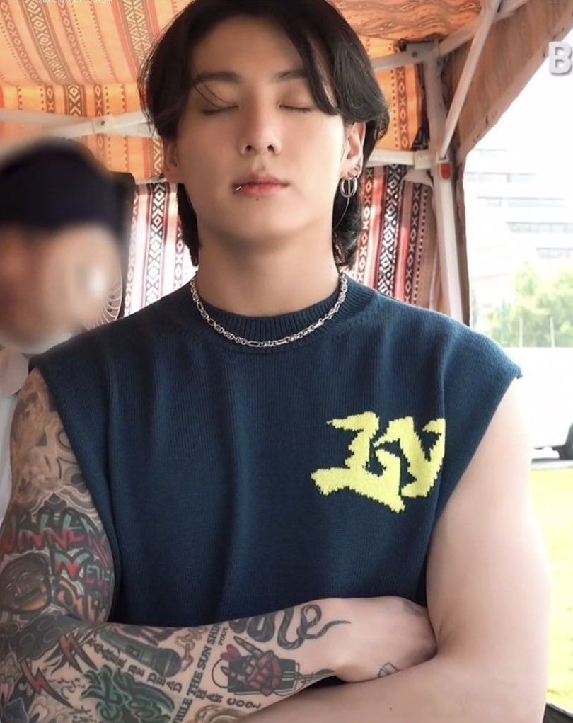 slowrainid's tweet photo. when I tell everyone that I have a type, I’m not lying 
#jungkook #SinglesInferno2 #kimjinyoung https://t.co/ZgrYCgNJcR
