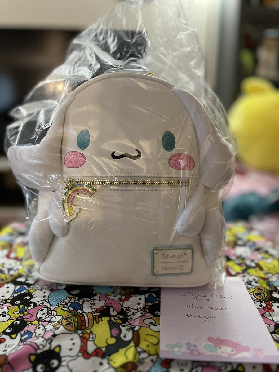 tishxrico's tweet photo. Letting go of some of my Sanrio x Loungefly collection if anyone is interested 

All brand new with tags, never used just admired

No smoking, no pet home https://t.co/eveg8U9LC7