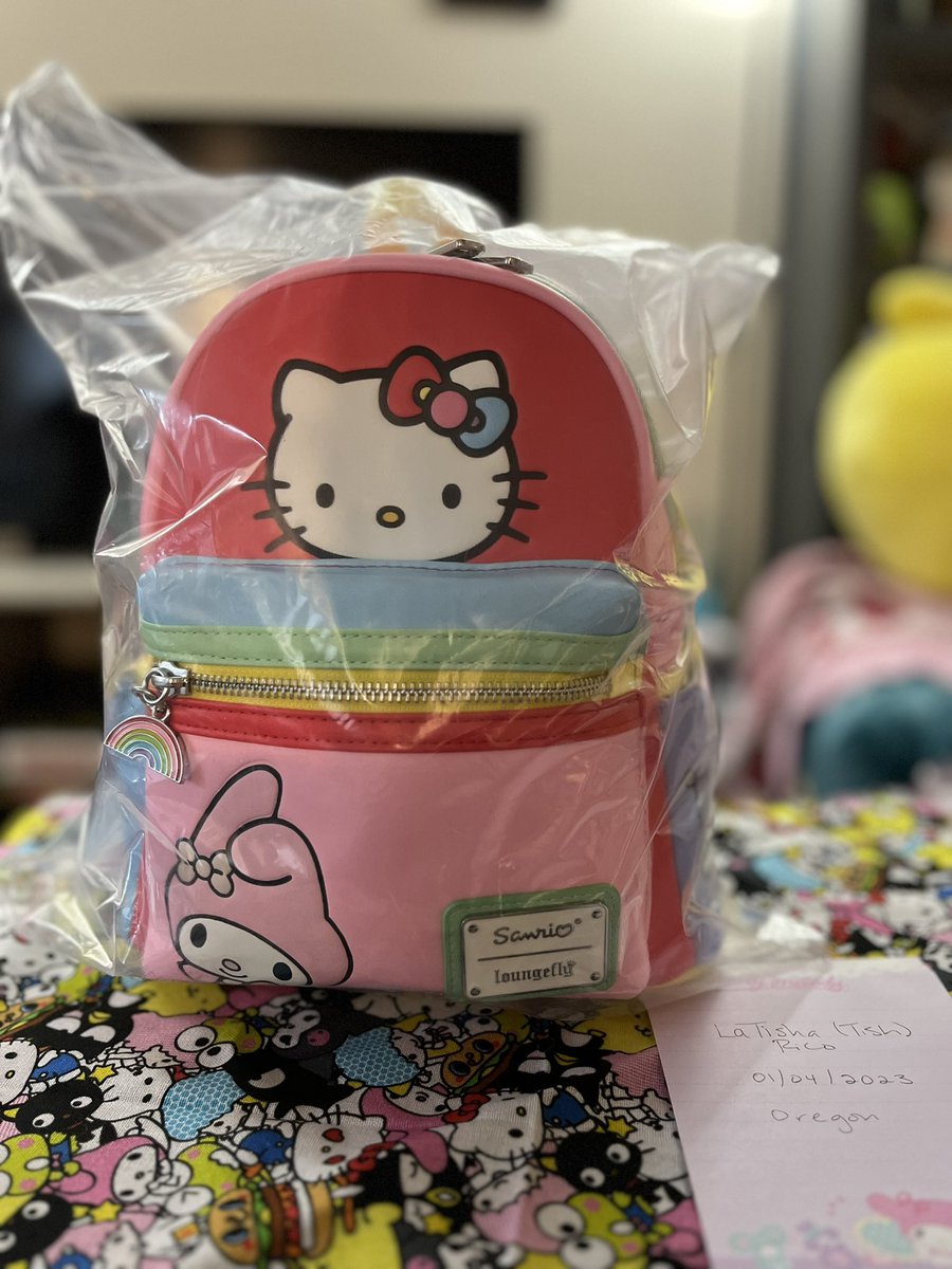 tishxrico's tweet photo. Letting go of some of my Sanrio x Loungefly collection if anyone is interested 

All brand new with tags, never used just admired

No smoking, no pet home https://t.co/eveg8U9LC7