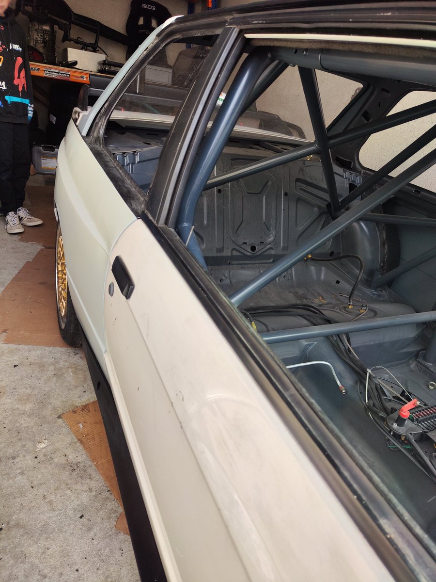 Murrayoliver8's tweet photo. When you go to your friends sheds for a drink 🍷
#Replica 
#m3
#grostravail
#bigjob https://t.co/IF1I3s7Jah