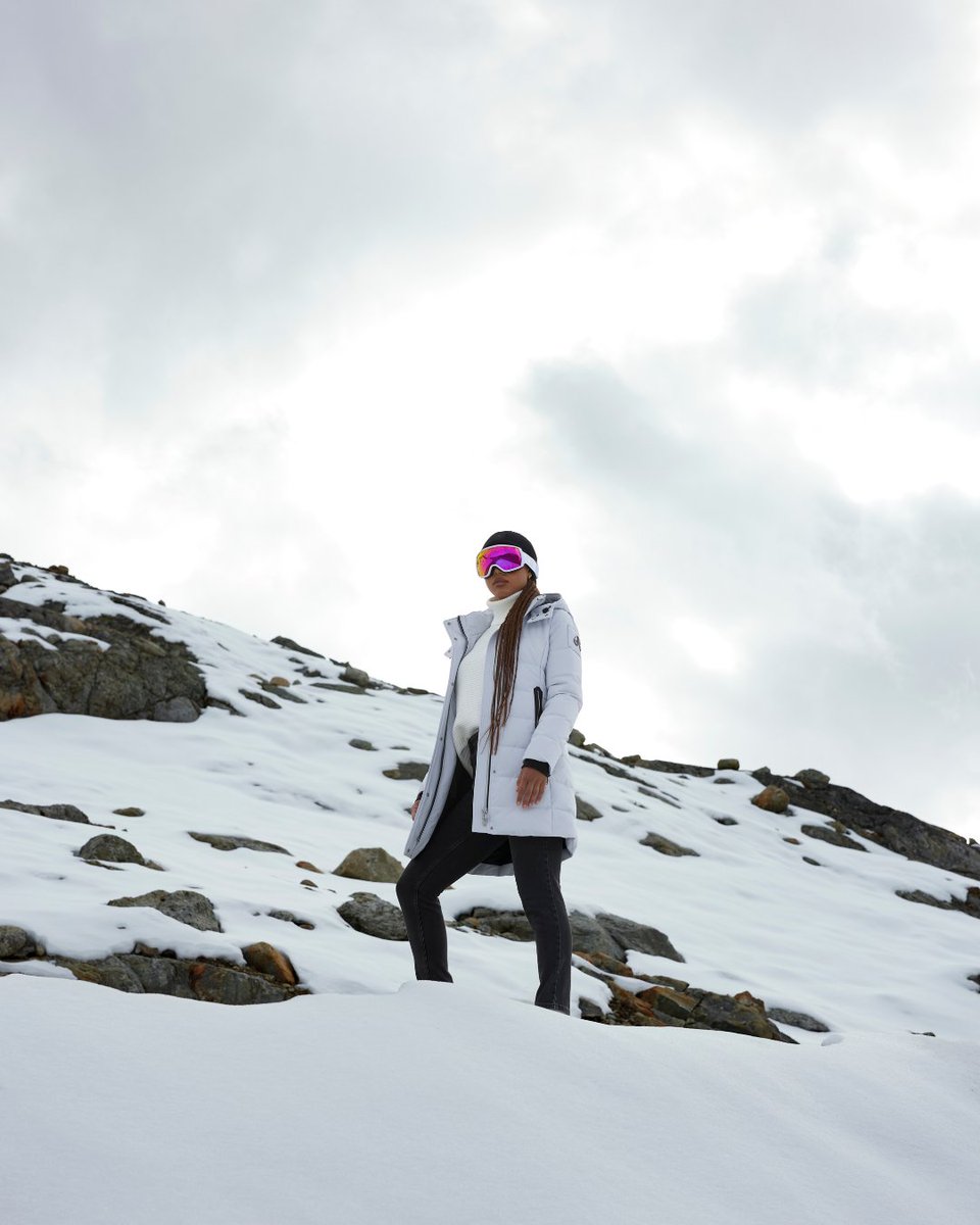 TessutiUK's tweet image. Ski-slopes ready ⛷

Discover Moose Knuckles high quality outerwear, perfect for the colder season, making sure you keep warm and safe in unchallengeable style.

Shop the range: bit.ly/3URvxDK

#Tessuti #MooseKnuckles #WinterFashion