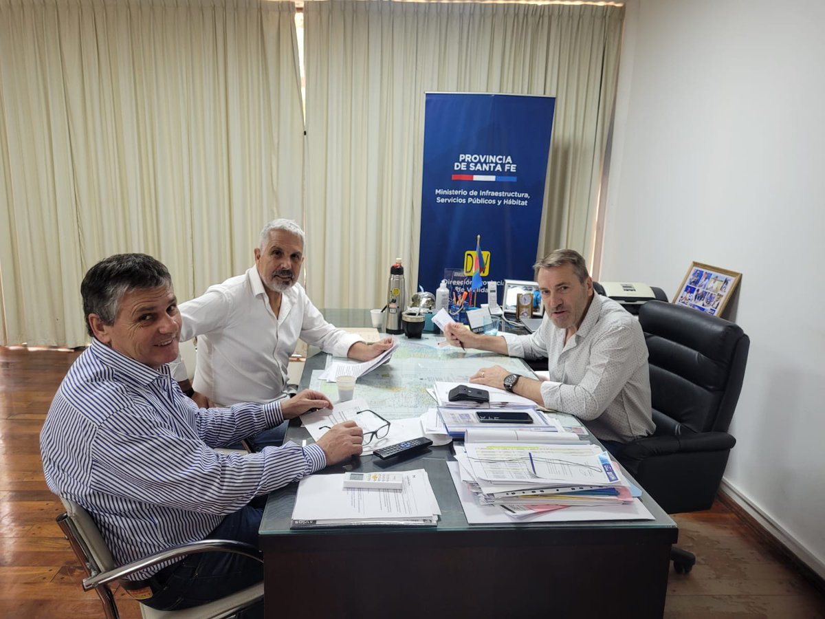 JorgeBertiVC's tweet photo. 👉 DÍA DE GESTIONES EN SANTA FE

Estuvimos llevando a cabo diversas reuniones analizando las obras y proyectos para nuestra ciudad.

Más info: https://t.co/H68xD6Jixf https://t.co/LI9PdKEc0C