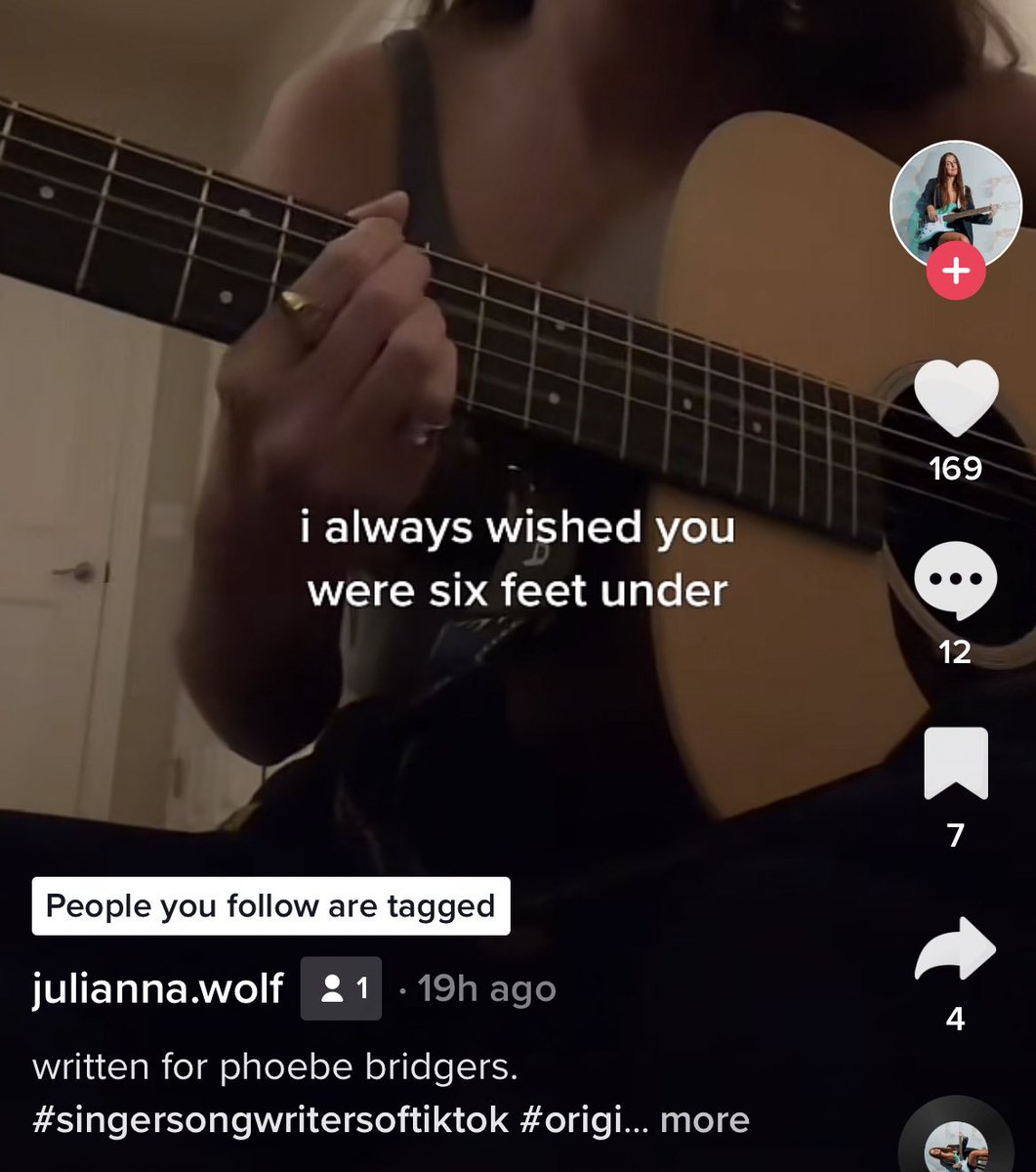 incentraIpark's tweet photo. writing a song about phoebe and her dad's relationship feels very distasteful considering you dont know either of them and he just passed away 😕😕 https://t.co/1AU1h3C3rf