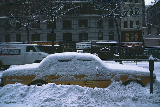 gorkemksr's tweet photo. Photographs of New York City Covered in the Ice.mid-90s to name a memorable weather event, and odds are they’ll come up with the “Blizzard of 1996.”
via:vintages https://t.co/krwl2AuWDX
