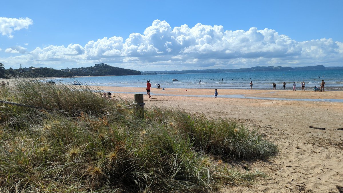 2023 🎆

Excited to start at a new school at the end of January for the start of term 1 in Auckland, New Zealand 🇳🇿

Looking forward to <a href="/MrWebb_PE/">MrWebb_PE</a> coming out to visit later this year 🏔️