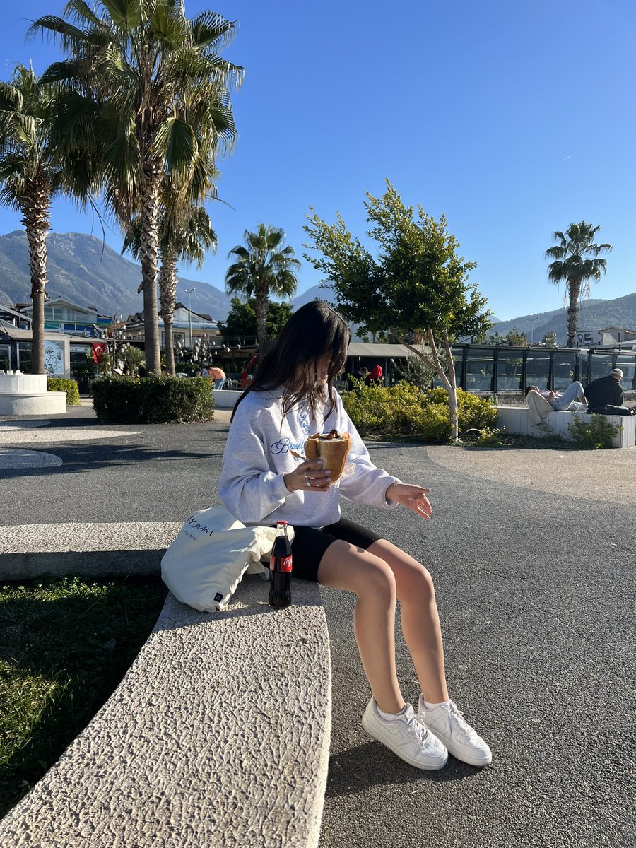 newrennn's tweet photo. месяц в Турции 💔 https://t.co/UsLhMzE6WZ