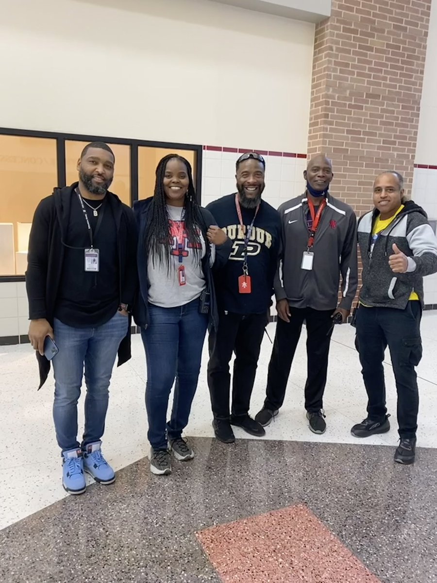Daily gratitude shoutout to our outstanding hall monitors. Building relationships & promoting safety in the Den so that each of our students can be successful. #lionpride #handlehardbetter