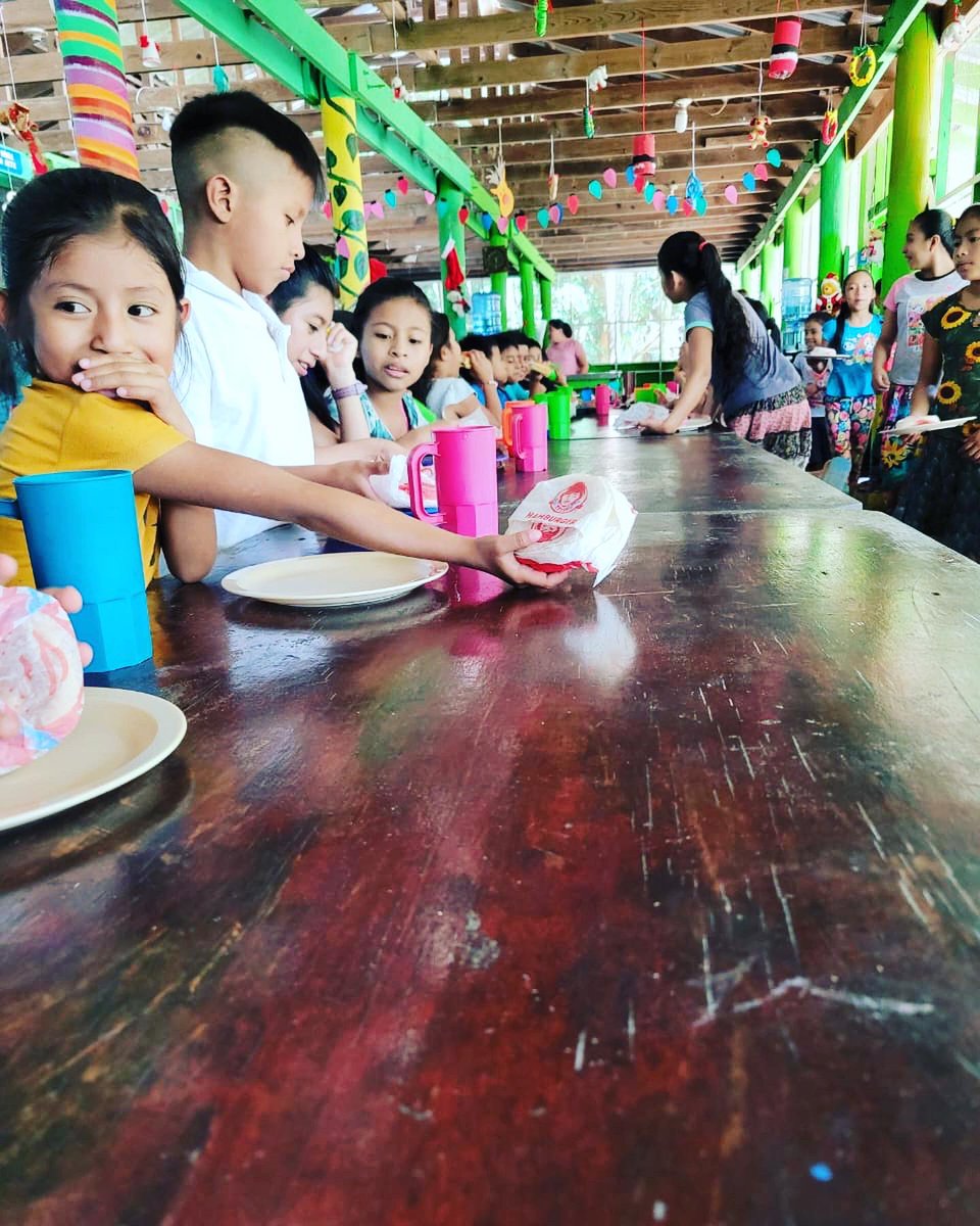 Hey <a href="/Wendys/">Wendy’s</a> thanks for the burgers! The cutest kids in Guatemala really love your donations!! #weshare #wendysguatemala #cutestinfluencersever