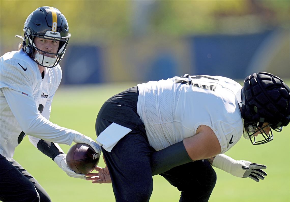 Steelers Rookie QB1 Kenny Pickett, OL Mason Cole Named 2022 Recipients of  PFWA Annual Awards